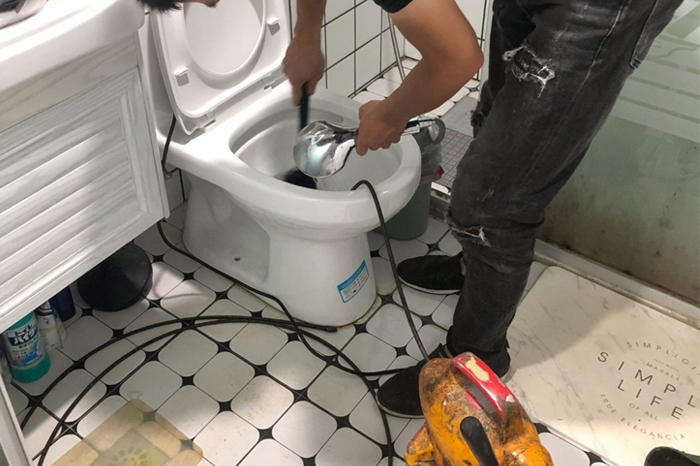 泸水疏通下水道