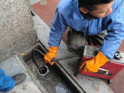 泸水疏通下水道